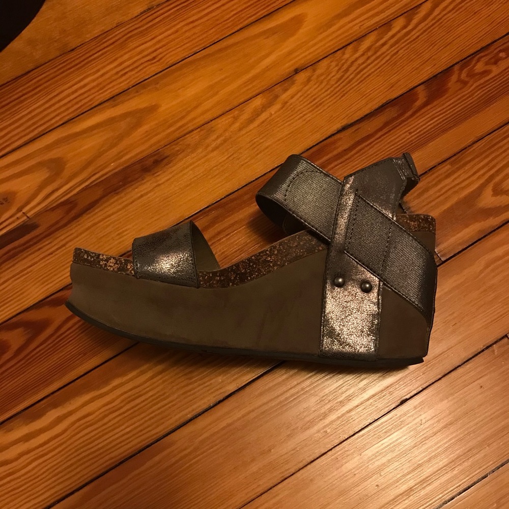 Crown Vintage Sandals - Picture 6 of 7
